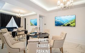 Paradise Center Premium Suite 2